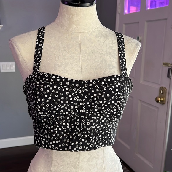 Bethany Mota Ditsy Floral Crop Top - Picture 2 of 8
